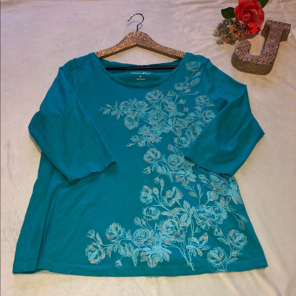 Teal 3/4 Sleeve Fashion Bug Top- Size XL